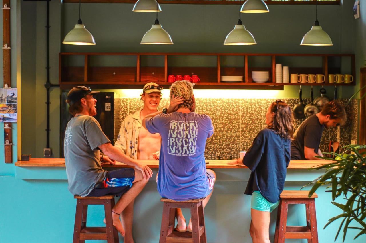 Pipes Hostel Kuta  Экстерьер фото
